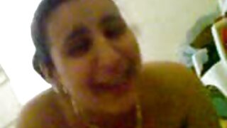Секс с развратен служител ebane na lelki в банята по време на работа